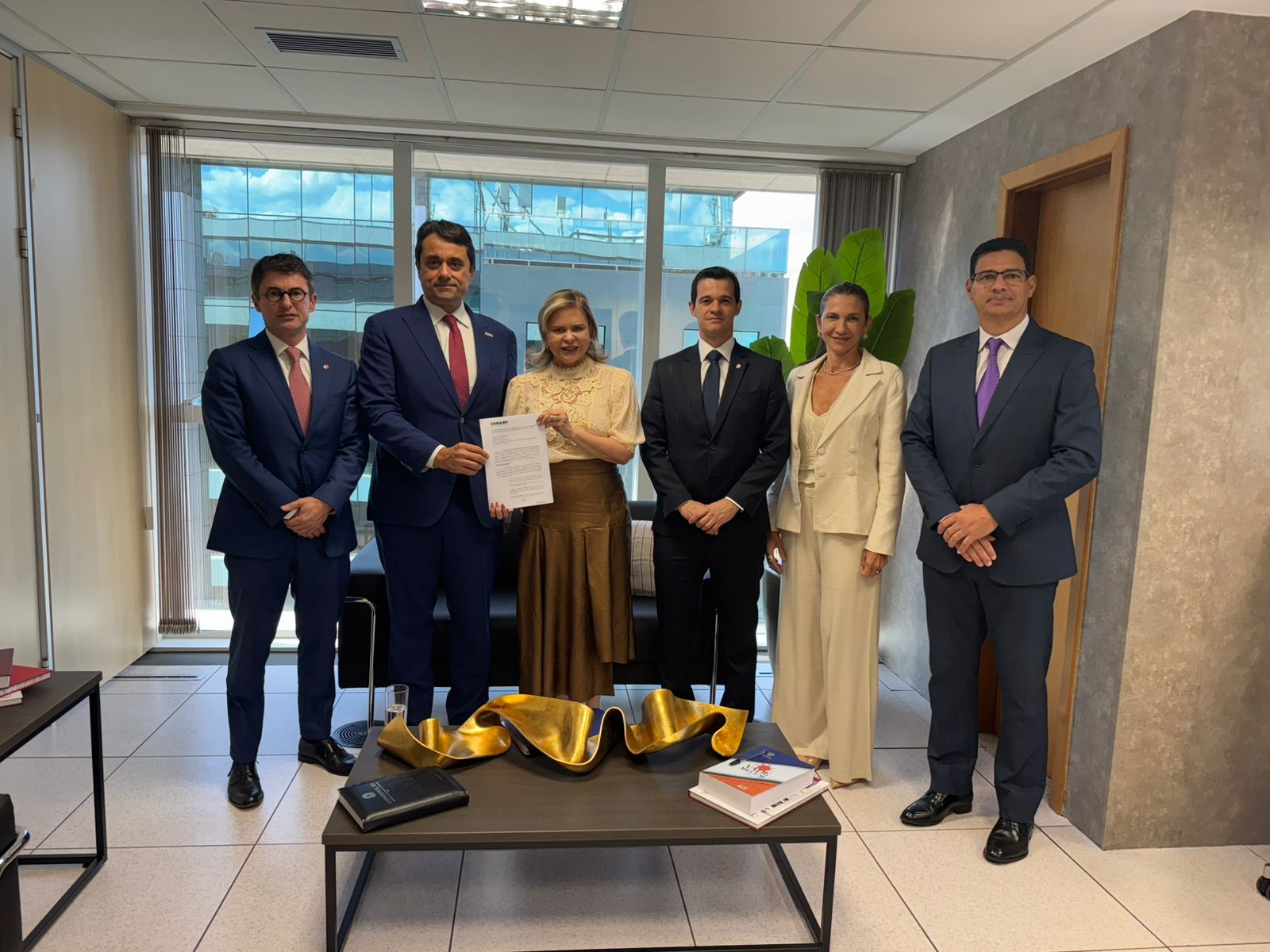 CONAMP reúne-se com conselheira Ivana Cei do CNMP